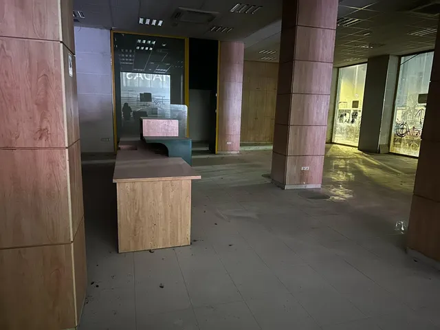 Local comercial — 8