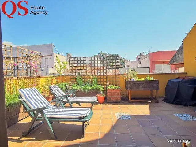 Edificio con licencia turística en centro de Blanes - foto 3