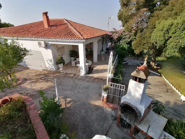 Amplio Chalet en Cáceres con Piscina en la Zona de la Montañ - foto 4