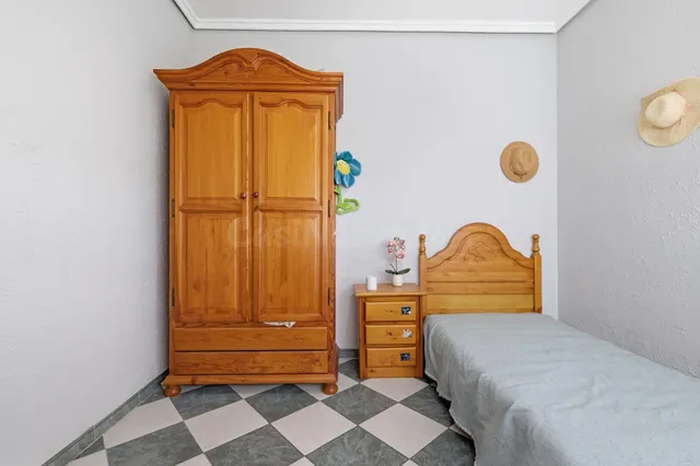 Piso de 114 m2 construidos con 3 habitaciones, balcón y trastero en Sagunto pueblo — 20