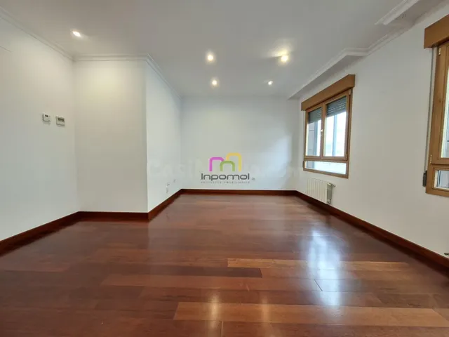 ALQUILER SIN MUEBLES - AMPLIO APARTAMENTO EN EL CORAZÓN DE B - foto 3