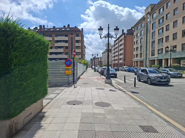 Plaza de garaje para moto en Oviedo - foto 3