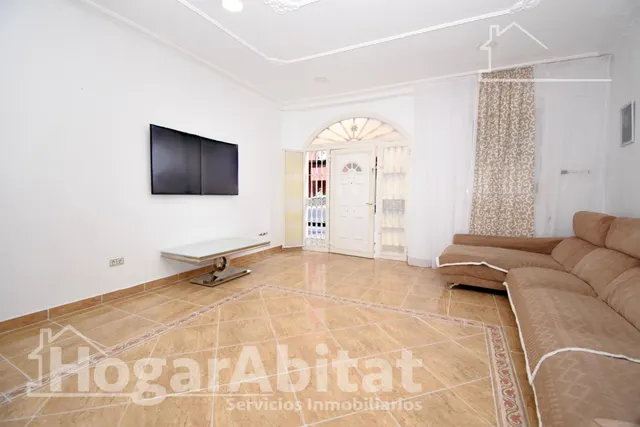 Gran patio privado y excelente ubicación en esta amplia planta baja en El Cabanyal — 26