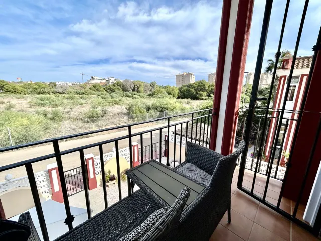 Chalet adosado de 3 dormitorios y 2 baños en orihuela costa (dehesa de campoamor) — 18