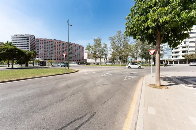 Piso en Teatinos en urbanización con dos aparcamientos — 45