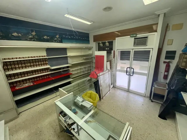 SE VENDE LOCAL EN AVDA/POETA MANUEL BENITEZ CARRASCO - foto 3