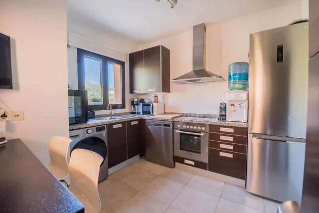 Chalet con Vistas al Mar  y la Montaña – Ubicación Privilegiada — 7