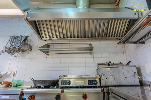 “Restaurante con licencia en 1.993 m2 de parcela y potencial para 3 viviendas en Hita” — 40