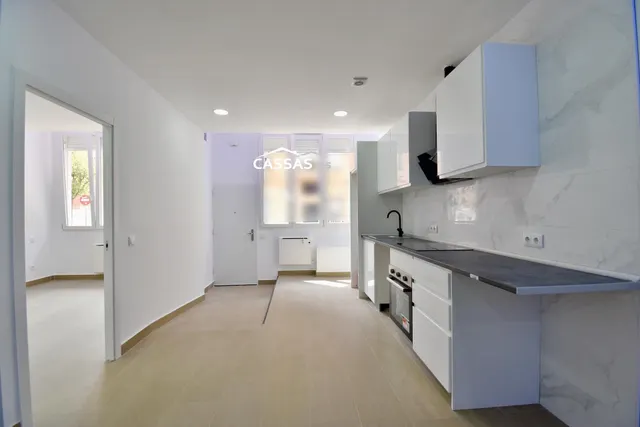 ZONA CENTRO– Planta baja Reformado a estrenar con 2 habitaciones y 2 baños. — 40