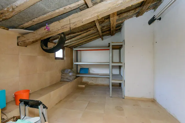 Casa tradicional con tres viviendas y antiguo local hostelero en arroes, Villaviciosa — 43