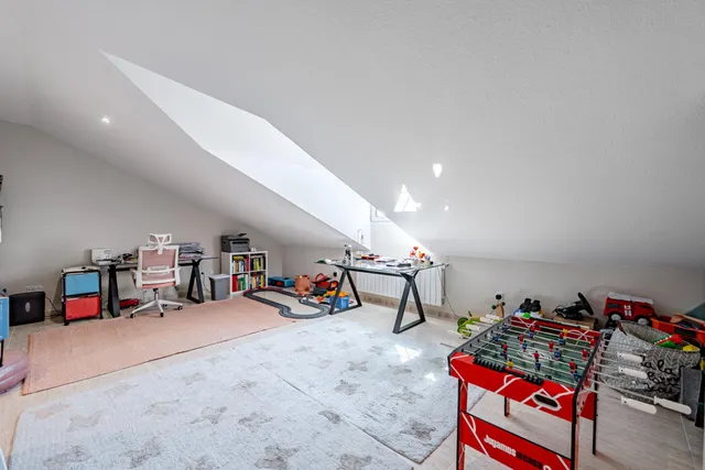 MAGNÍFICO CHALET EN LA SIERRA DE GUADARRAMA PARA VIVIR EN UNA PLANTA Y LISTO PARA ENTRAR A 25 MINUTOS DE MADRID CON PORCHE, JARDÍN Y PISCINA — 29