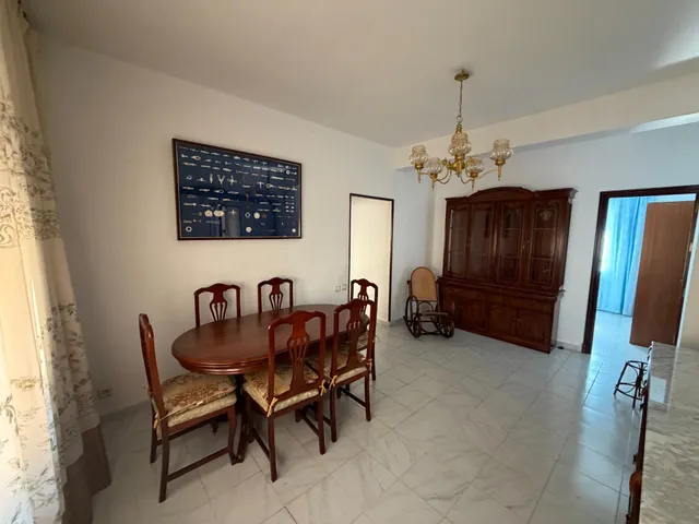 En venta vivienda de tres dormitorios en zona carlos iii — 9
