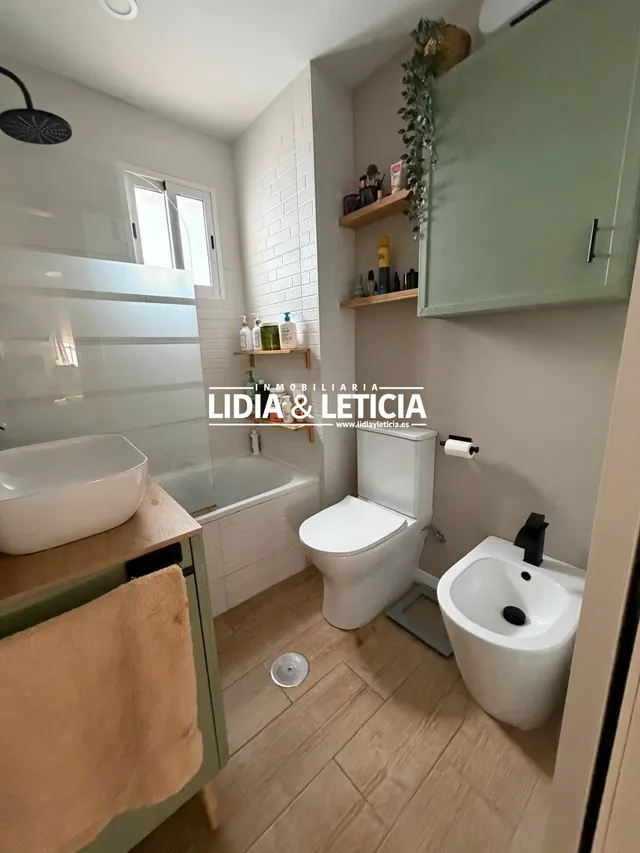 Piso reformado en primera planta — 28