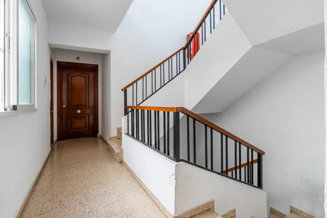 ¡Oportunidad en Armilla! Piso reformado de 3 dormitorios. — 23