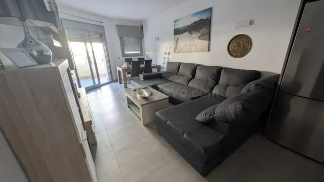 GRAN APARTAMENTO EN TORREVIEJA: 2 HAB, 2 BAÑOS — 5