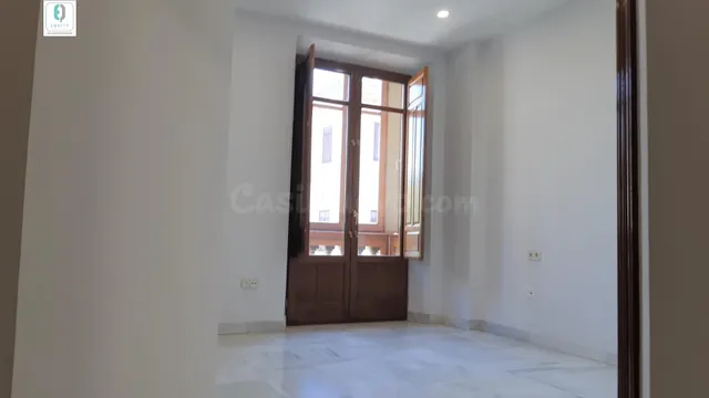 Preciosa oficina en alquiler en el centro de Granada — 3