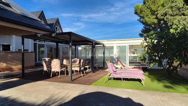 Original chalet con piscina cubierta — 5