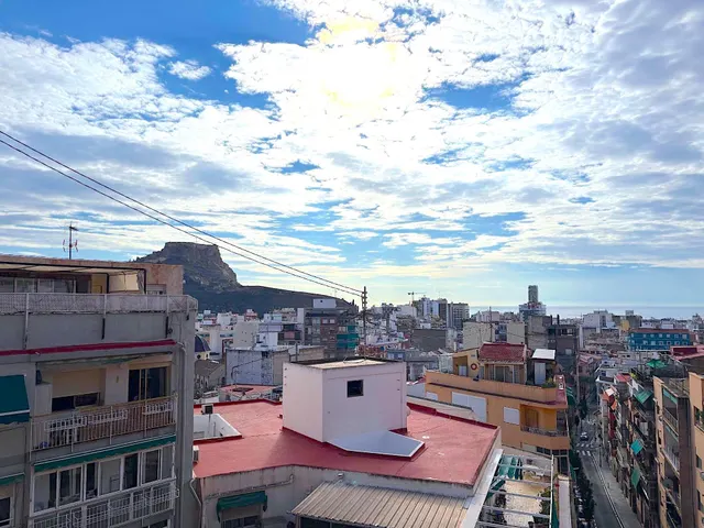 Gran piso en esquina y reformado en la ronda del castillo — 38