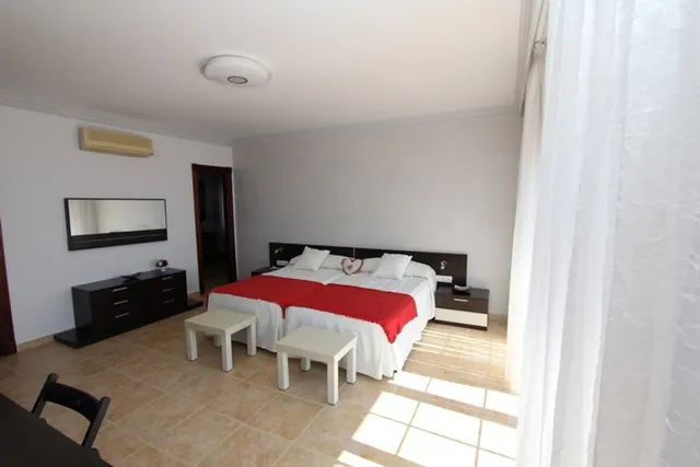 villa independiente 1º linea de playa cabopino — 30
