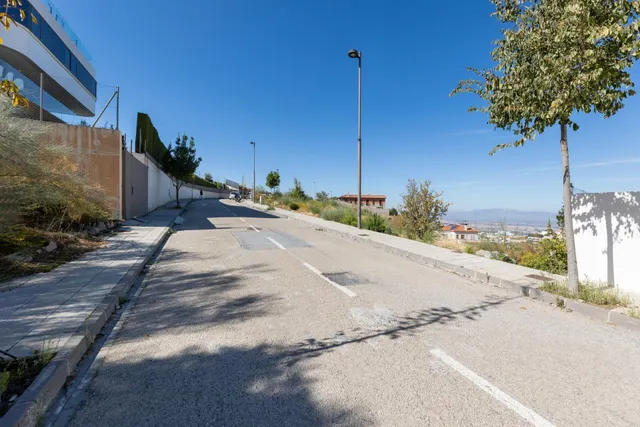 PARCELA RESIDENCIAL CON PROYECTO Y LICENCIA PARA CONSTRUIR Y