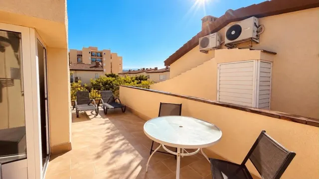Casa de 3 dormitorios con amarre privado de 10 x 3,50 m, licencia turística y piscina comunitaria – Port Estrella, Santa Margarida, Roses — 22