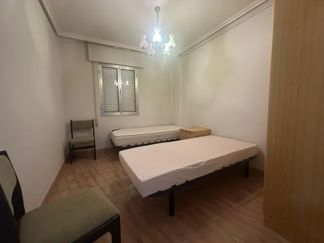 Venta: Amplio y Luminoso Piso en el Barrio de los Judíos. — 20