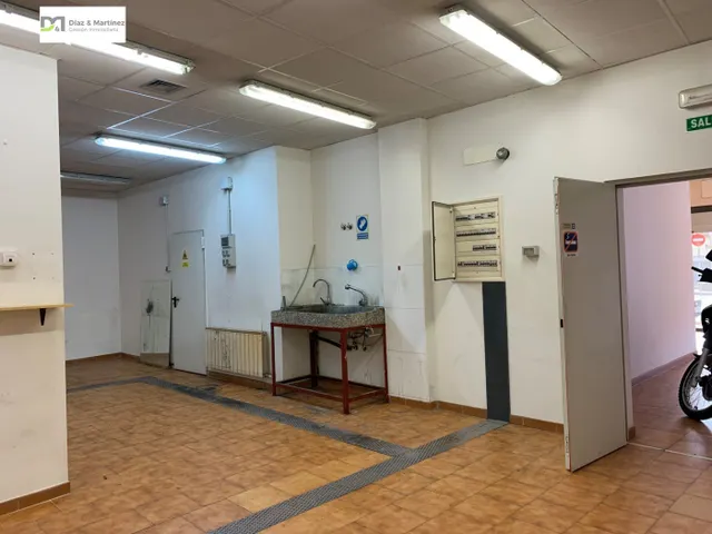 Local acondicionado e insonorizado en Avda Mariano Andrés — 9