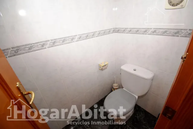MAGNÍFICA CASA CON DOS VIVIENDAS INDEPENDIENTES Y TERRAZA, CERCA DEL CENTRO — 42