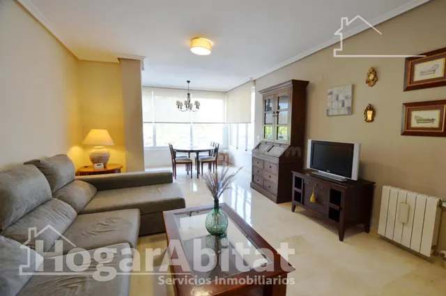 EN RESIDENCIAL CON PISCINA Y GARAJE CERCA DEL MAR — 4