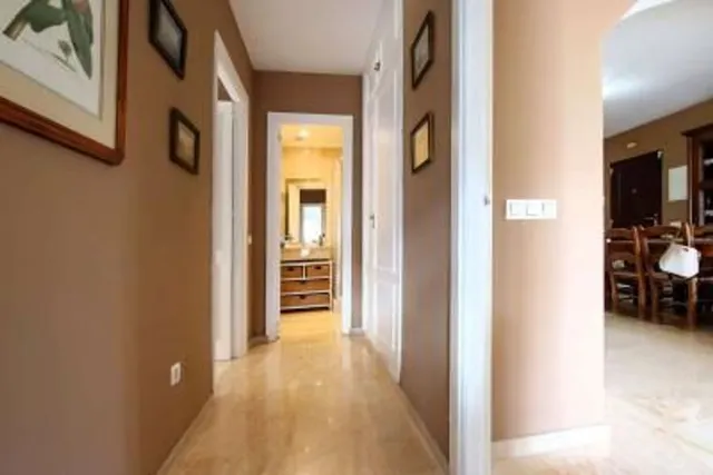 Lujoso apartamento en planta baja en Puerto Banús, Marbella — 6