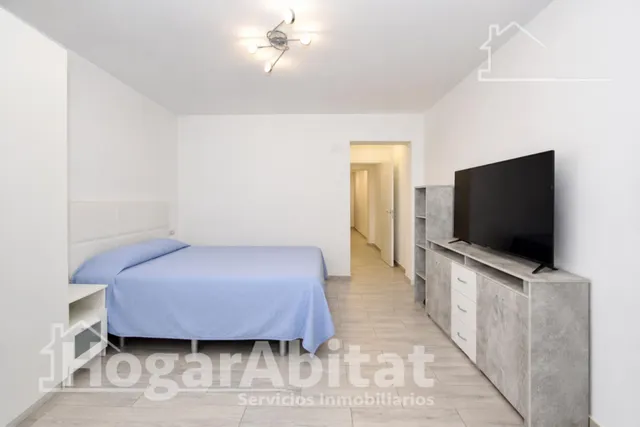 Exclusiva ubicación junto a la playa en este piso reformado con amplio balcón y ascensor en la Malvarrosa — 17