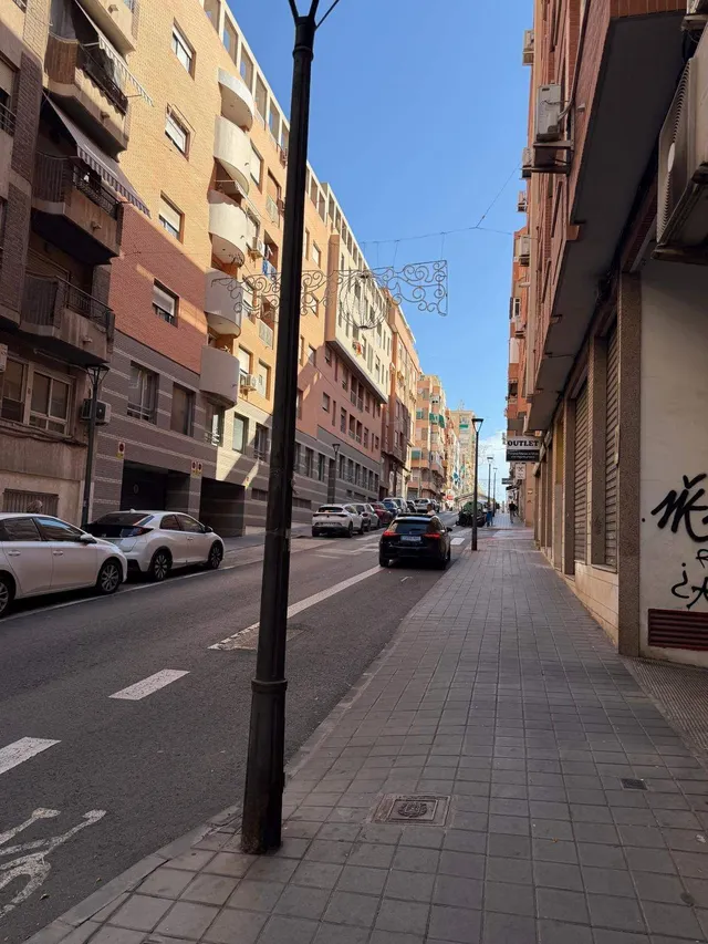 Amplio Local Comercial en la Zona de Santo Domingo, Alicante por solo €140.000 — 13