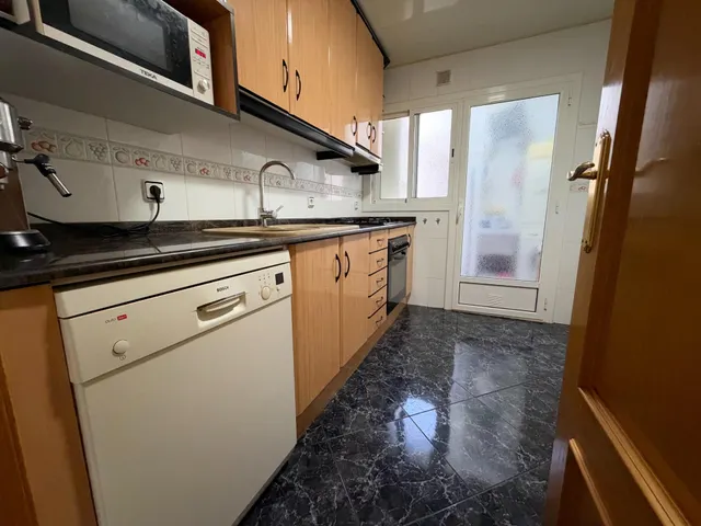 Último piso de 4 dormitorios con balcón — 13
