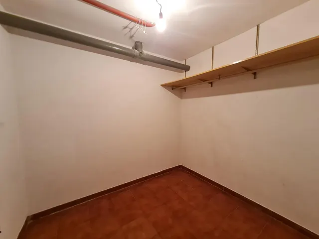 Chalet adosado en alquiler con terraza, piscina y dos plazas de garaje junto al Paseo de Zorrilla — 36