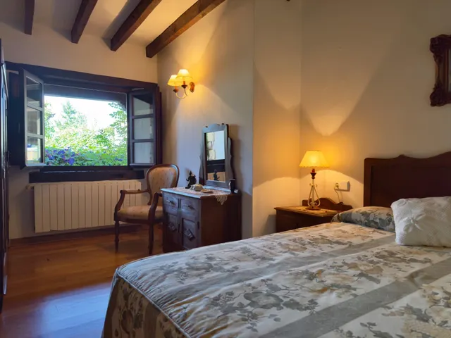 CASA CON JARDIN EN LIANDRES — 22