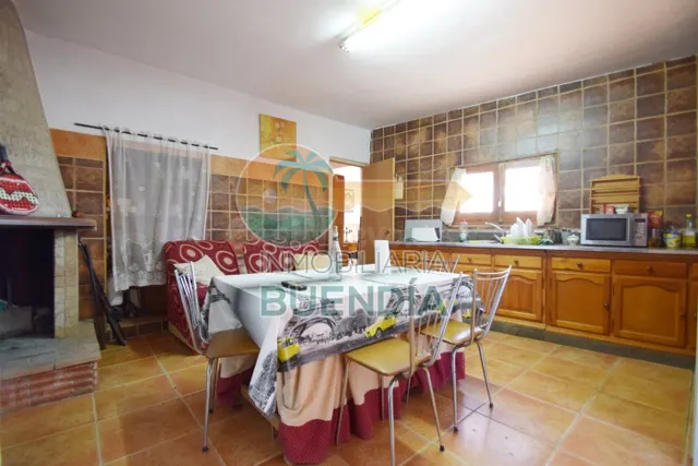 PRECIOSA CASA DE CAMPO CON AMPLIO TERRENO - foto 4