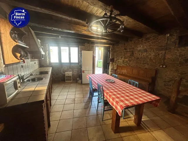 SE ALQUILA CASA RÚSTICA EN NOCEDA DEL BIERZO - foto 3