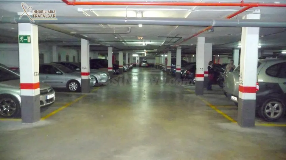 Amplia Plaza de Garaje  y trastero en Valencia, Paseo Alameda por solo €130 al mes