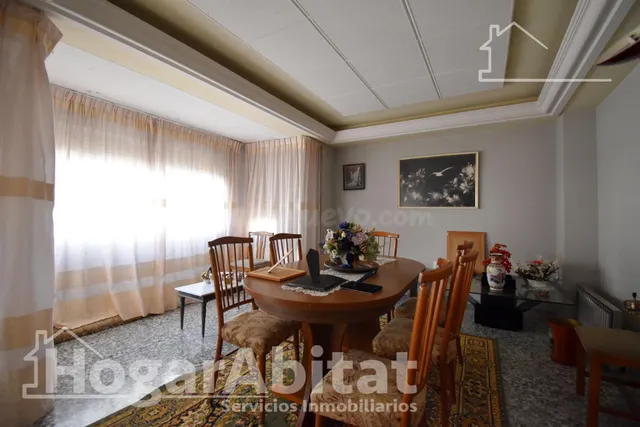 ¡MAGNÍFICA CASA! LUMINOSA CON GARAJE Y TERRAZA, CERCA DEL CE - foto 3