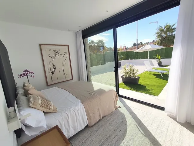Villa independiente moderna con 3 dormitorios y piscina privada a la venta en Calasparra(Murcia) — 17