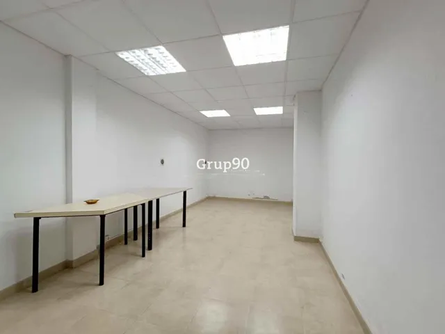 Local comercial a pie de calle de 240m2 en Zona Instituts — 8