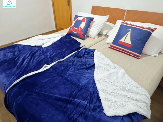 AMPLIO APARTAMENTO JUNTO AL MAR EN EL CAMPELLO, EN URBANIZAC