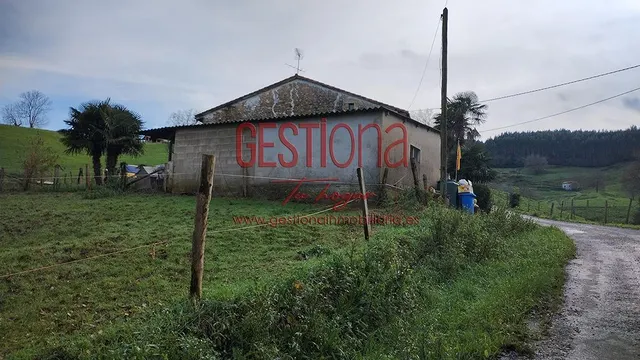 CASA DE PIEDRA CON AMPLIA PARCELA. ESCOBEDO DE VILLAFUFRE. — 35