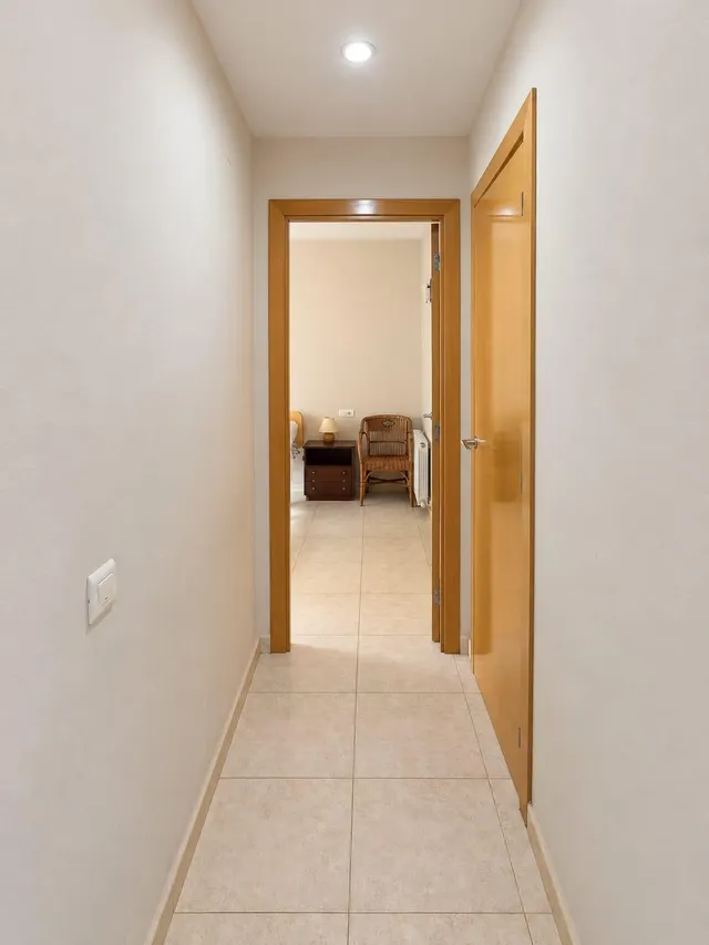 Piso exterior de 4 habitaciones con balcón y parking incluido en el centro de Reus — 26