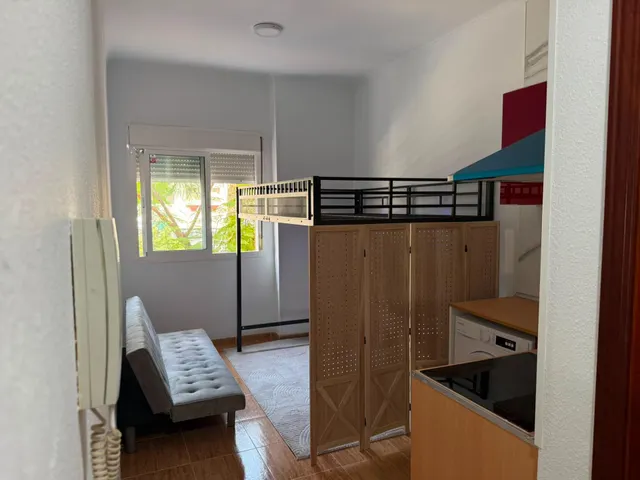 Estudio Luminoso en el Corazón del Puerto de Aguadulce — 14