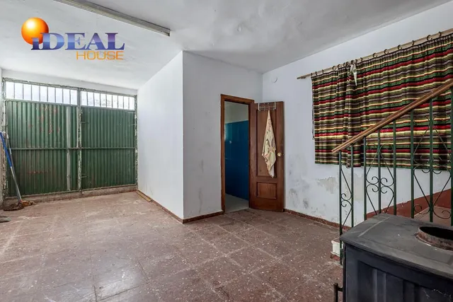 Cortijo con casa de 117 m2 y terreno de 2.312 m2 en Santa Fe — 7