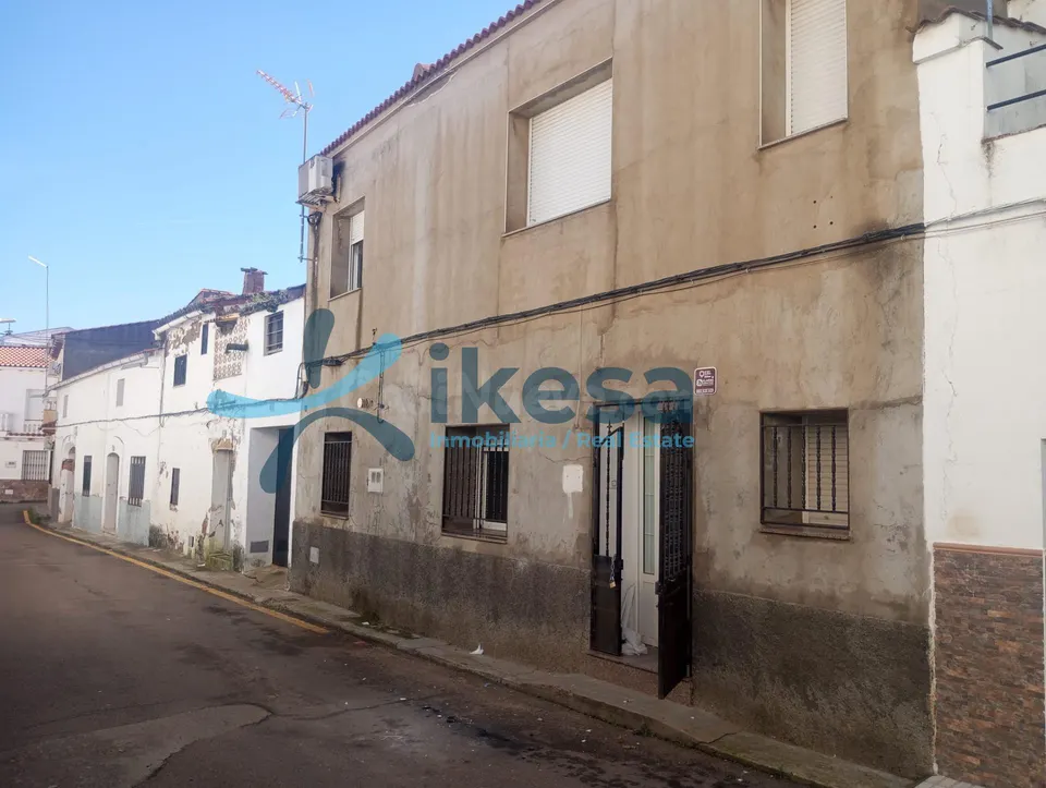 Venta de Casa adosada en Talarrubias - Badajoz