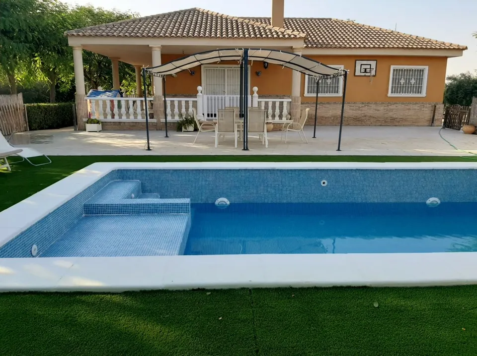 Excelente Finca con caballerizas en El Palmar (Murcia)
