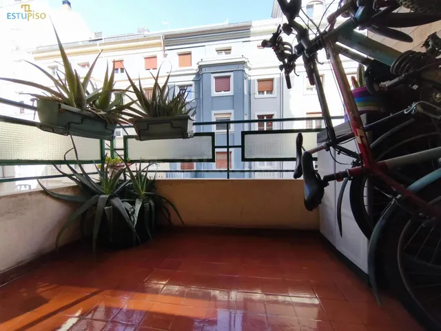 Amplio y cuidado piso ☀️ 144 m2, 4 habitaciones, 2 terrazas  - foto 5