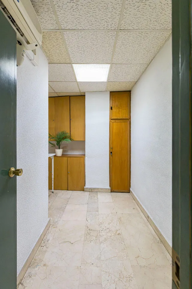 OFICINA DE 149 m2 EN PLENA GRAN VÍA – POSIBILIDAD DE TRANSFORMACIÓN EN VIVIENDA — 10